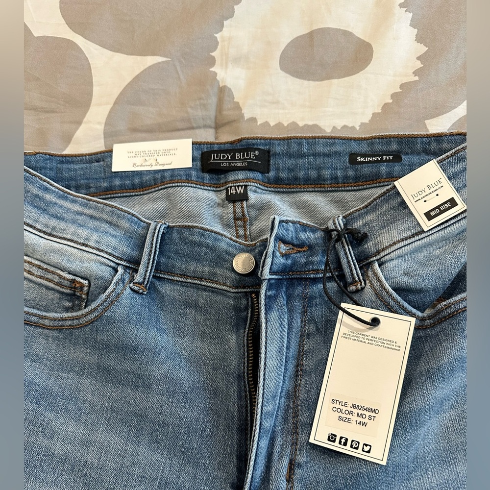 NWT Judy Blue Skinny Jeans